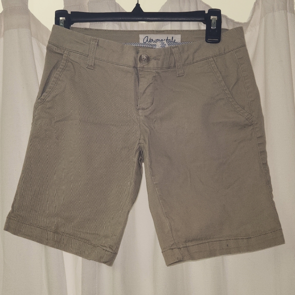 Size 0 Aeropostal khaki shorts
